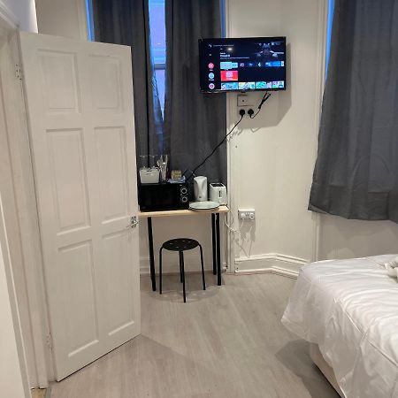 Y2 Guest House Londra Dış mekan fotoğraf