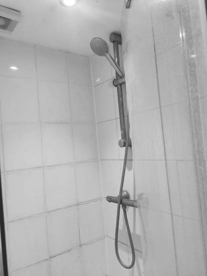 Y2 Guest House Londra Dış mekan fotoğraf
