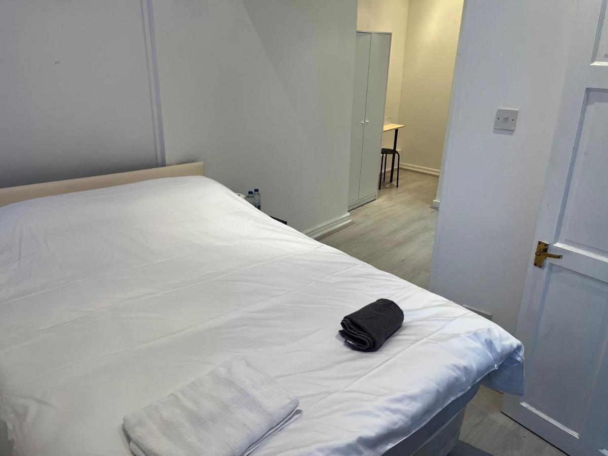 Y2 Guest House Londra Dış mekan fotoğraf