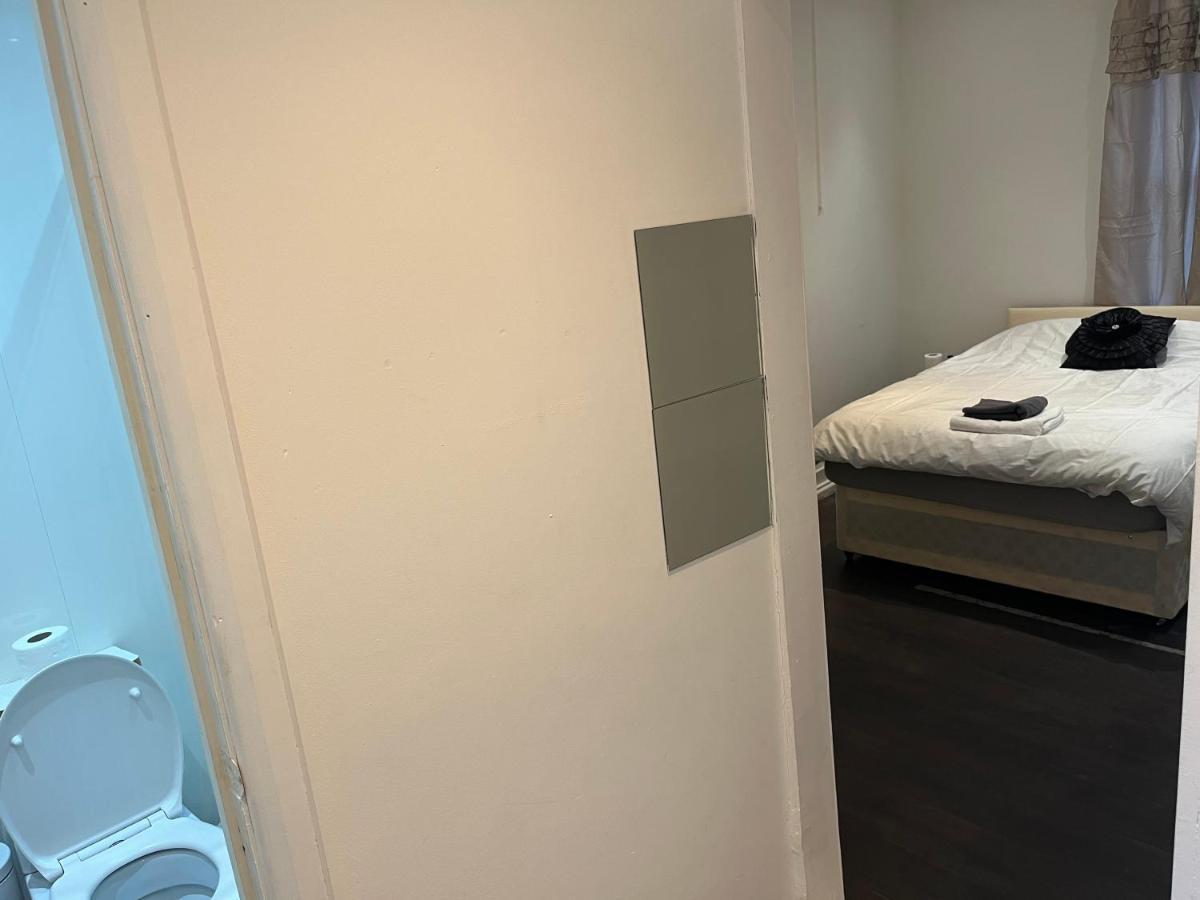 Y2 Guest House Londra Dış mekan fotoğraf
