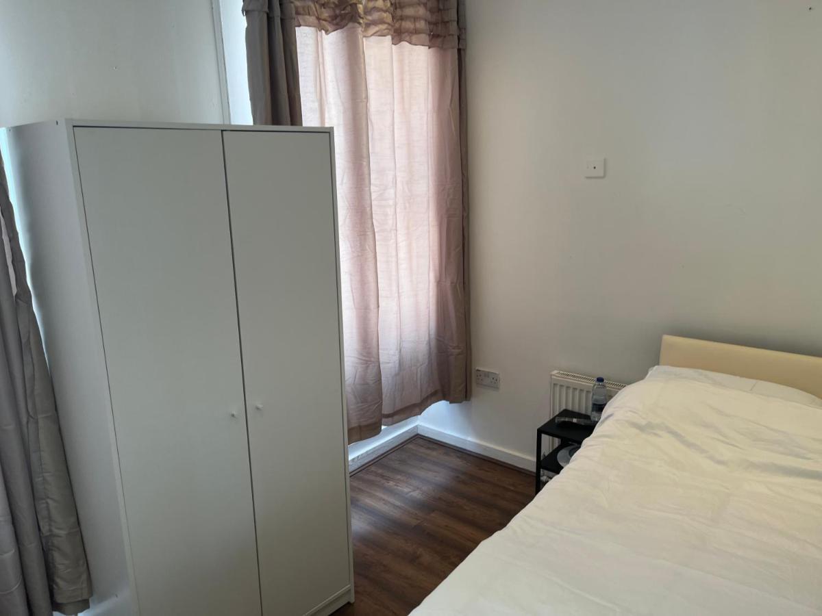 Y2 Guest House Londra Dış mekan fotoğraf